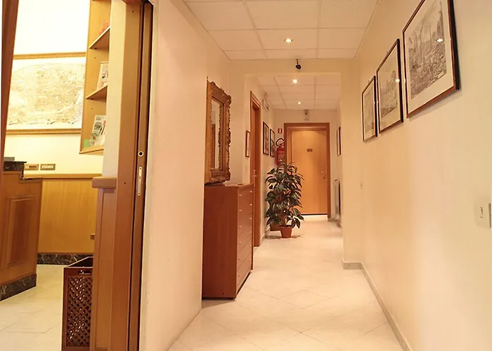 Euro Quiris Hotel *