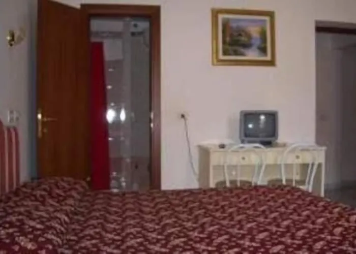 Euro Quiris Hotel *